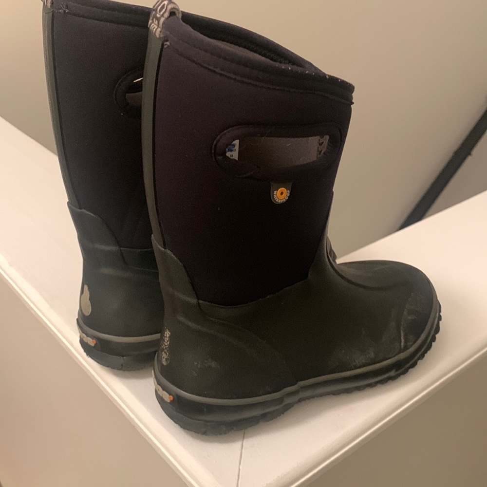 Boys BOGS boots size 2
